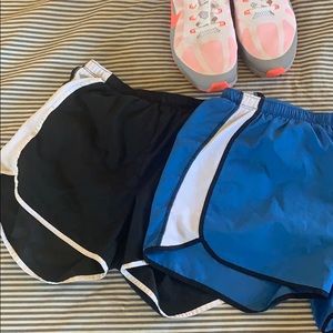 Set of 2 Champion running shorts